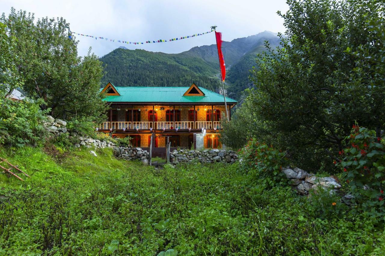 Zostel Homes Rakchham Saturang Ngoại thất bức ảnh