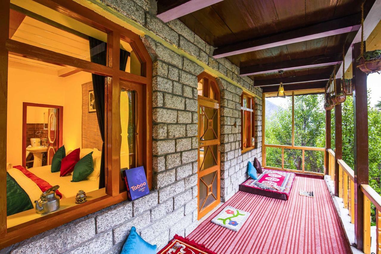 Zostel Homes Rakchham Saturang Ngoại thất bức ảnh